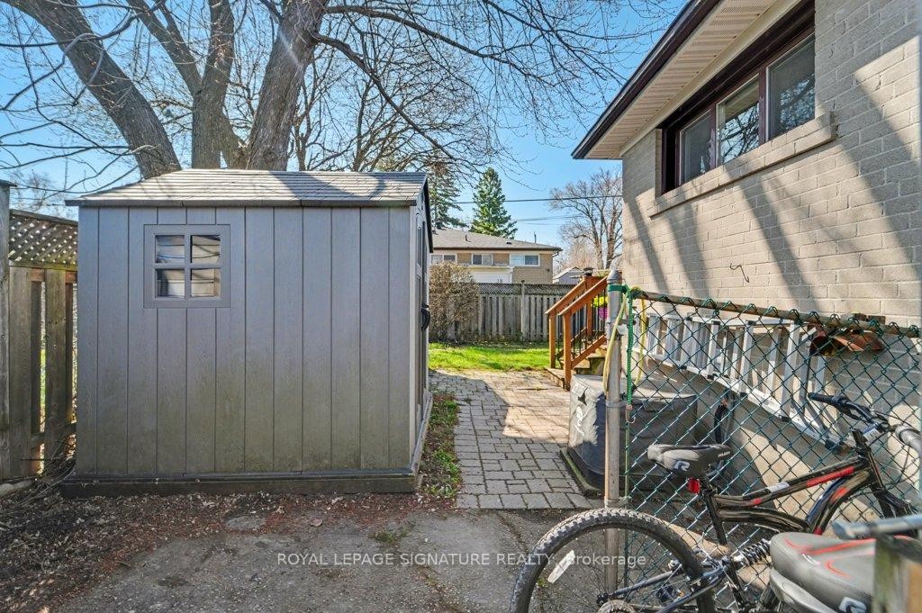 









236


Ashlar

Road,
Richmond Hill,




ON
L4C 2W6

