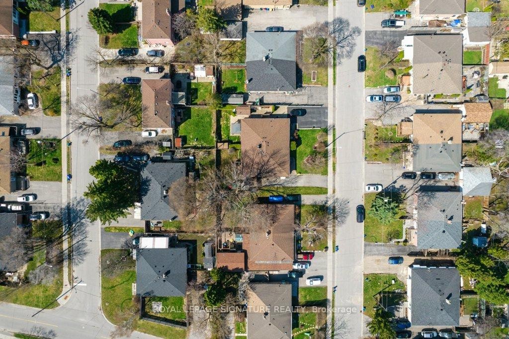 









236


Ashlar

Road,
Richmond Hill,




ON
L4C 2W6

