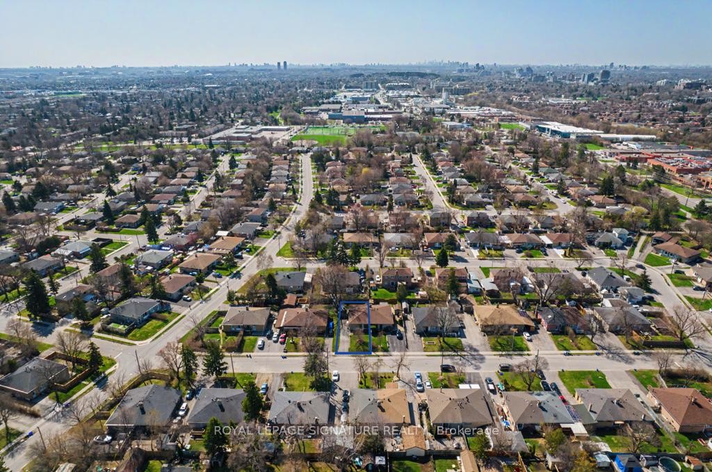 









236


Ashlar

Road,
Richmond Hill,




ON
L4C 2W6

