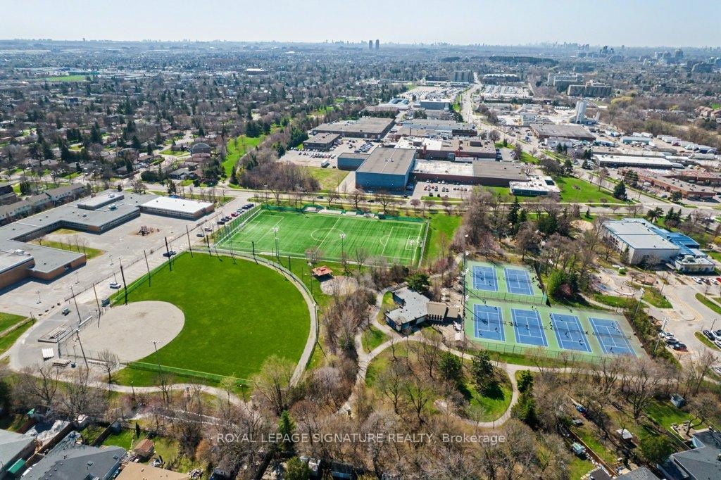 









236


Ashlar

Road,
Richmond Hill,




ON
L4C 2W6

