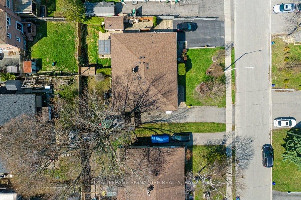 









236


Ashlar

Road,
Richmond Hill,




ON
L4C 2W6

