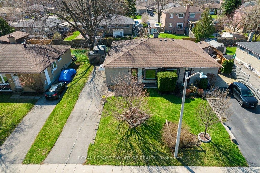 









236


Ashlar

Road,
Richmond Hill,




ON
L4C 2W6

