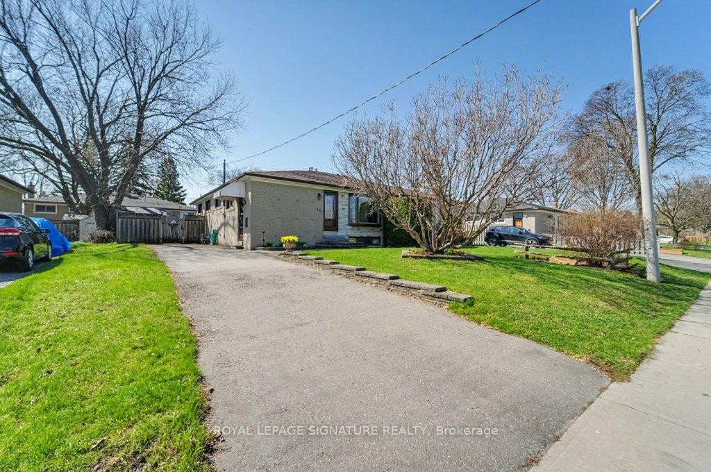 









236


Ashlar

Road,
Richmond Hill,




ON
L4C 2W6

