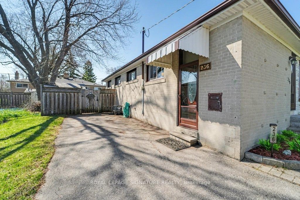 









236


Ashlar

Road,
Richmond Hill,




ON
L4C 2W6

