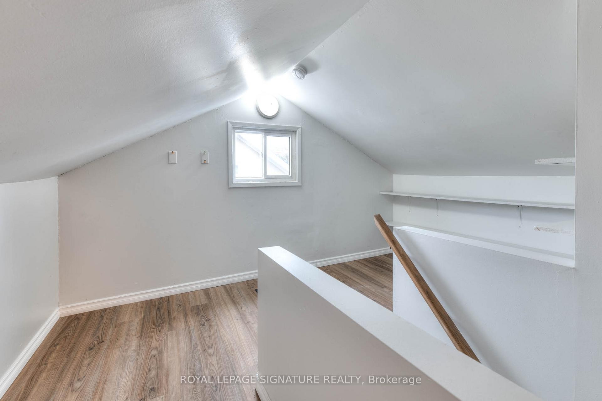 









839


Stirling

Avenue South,
Kitchener,




ON
N2M 3K4

