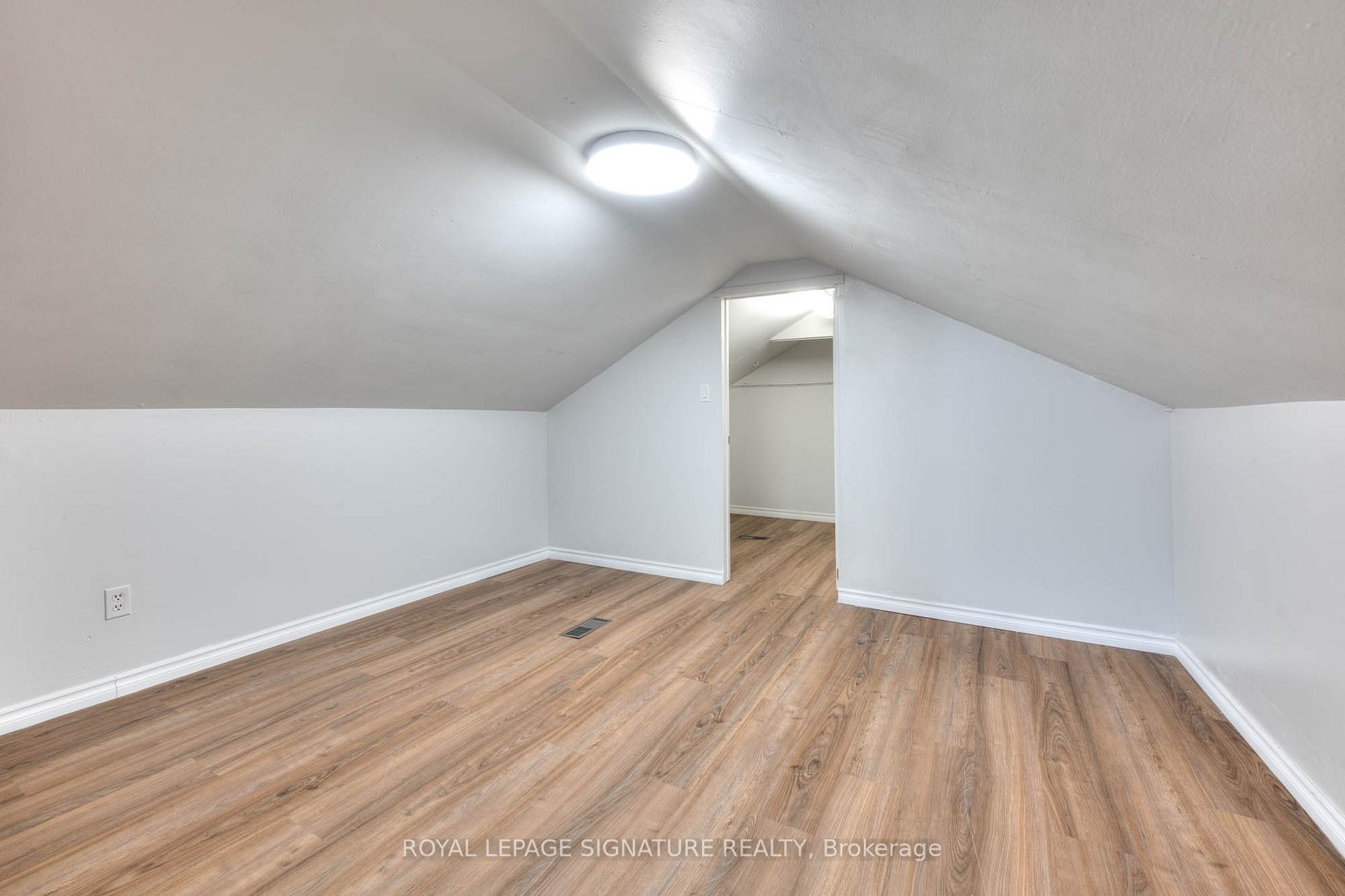 









839


Stirling

Avenue South,
Kitchener,




ON
N2M 3K4

