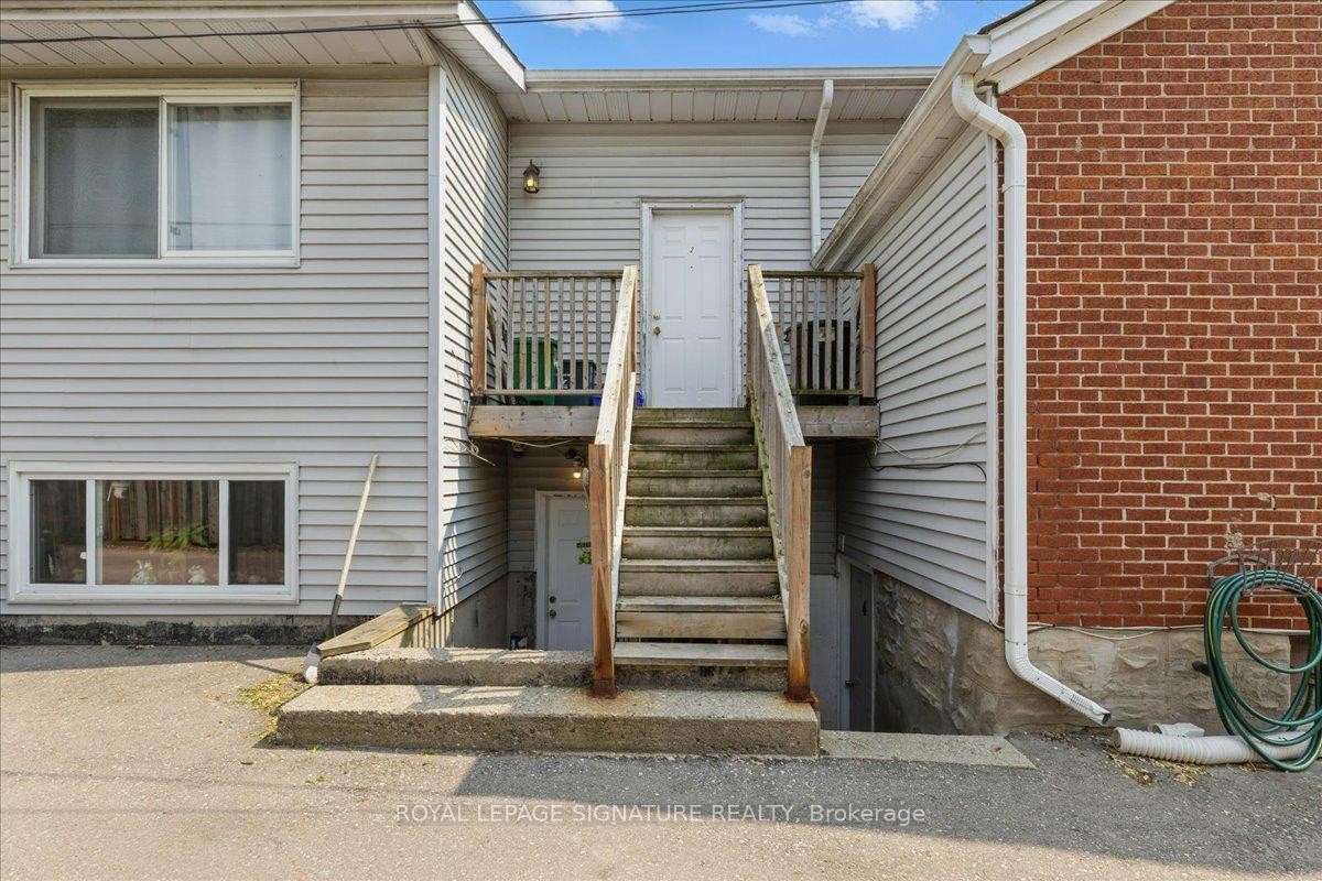 









839


Stirling

Avenue South,
Kitchener,




ON
N2M 3K4

