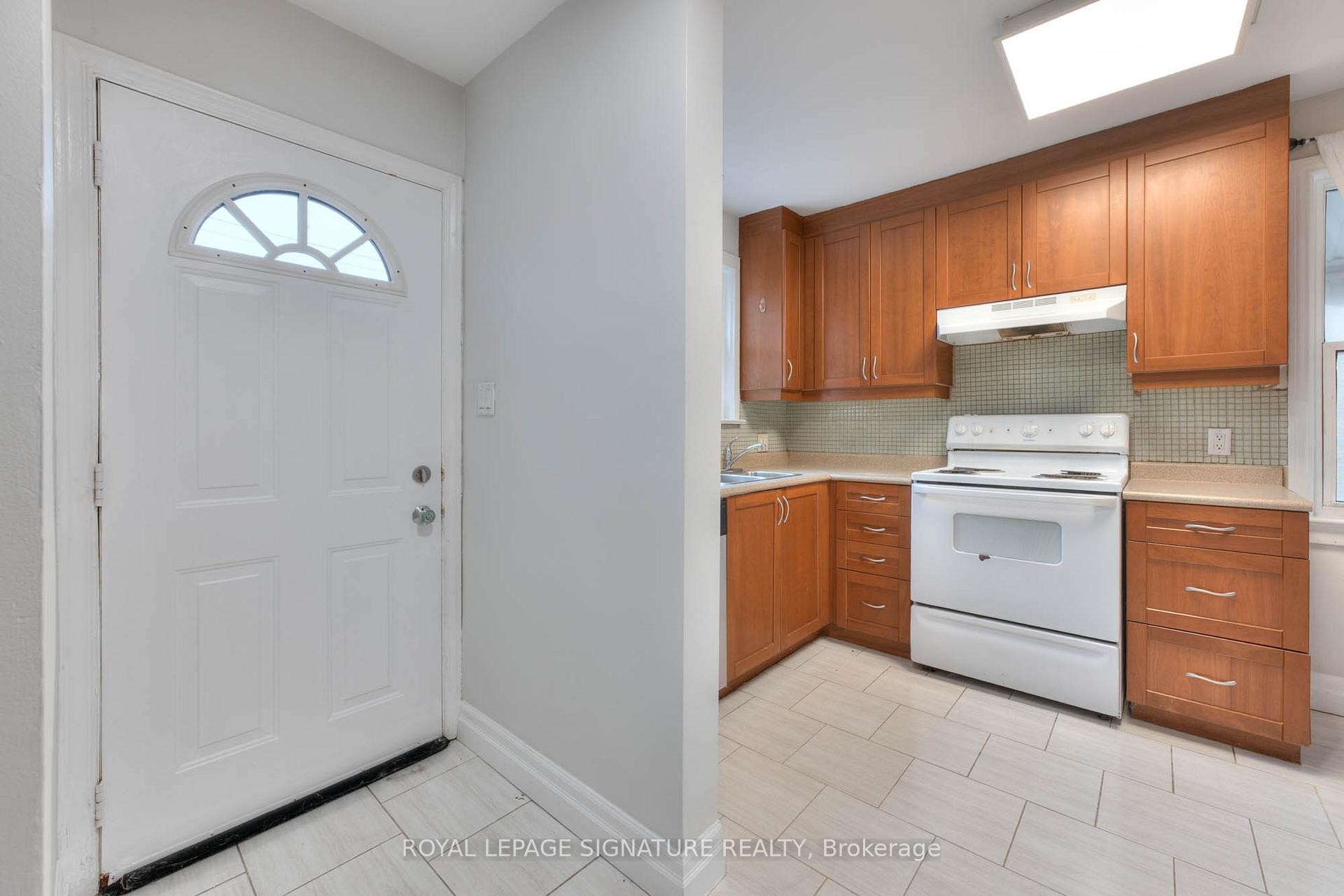 









839


Stirling

Avenue South,
Kitchener,




ON
N2M 3K4

