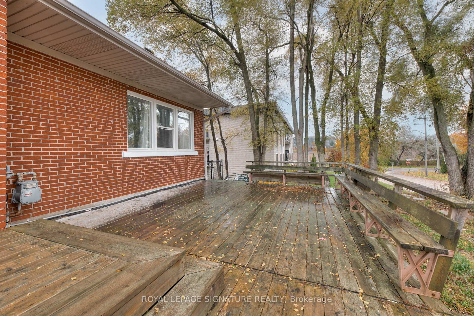 









839


Stirling

Avenue South,
Kitchener,




ON
N2M 3K4

