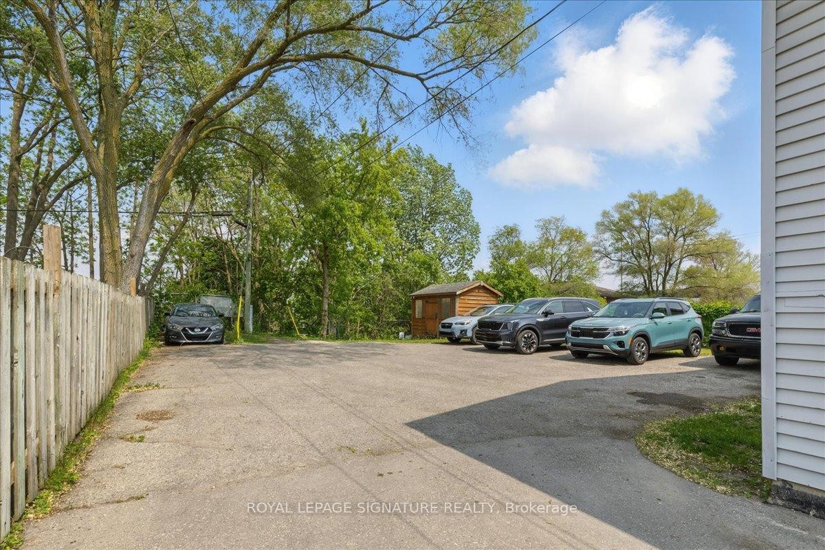 









839


Stirling

Avenue South,
Kitchener,




ON
N2M 3K4


