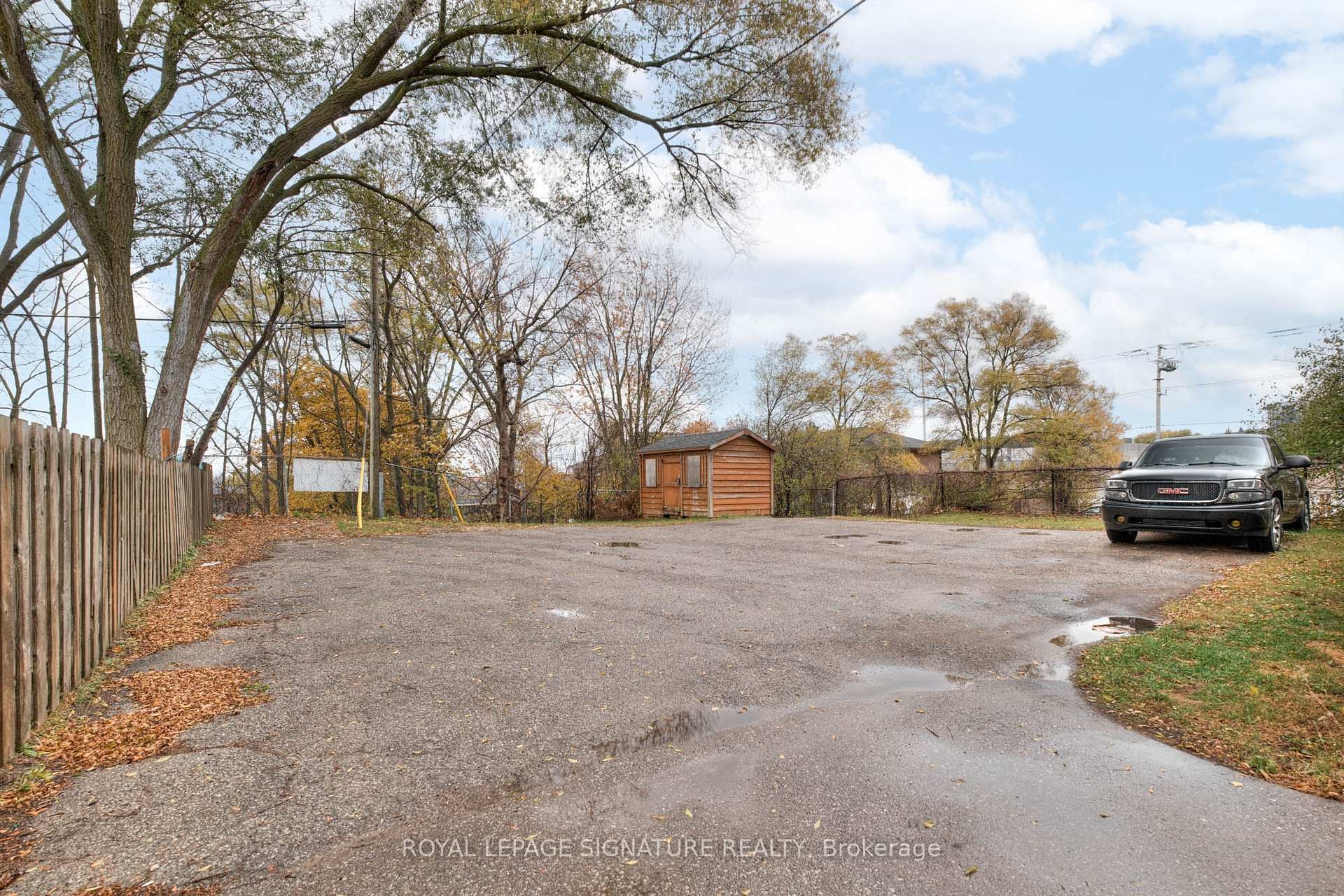 









839


Stirling

Avenue South,
Kitchener,




ON
N2M 3K4


