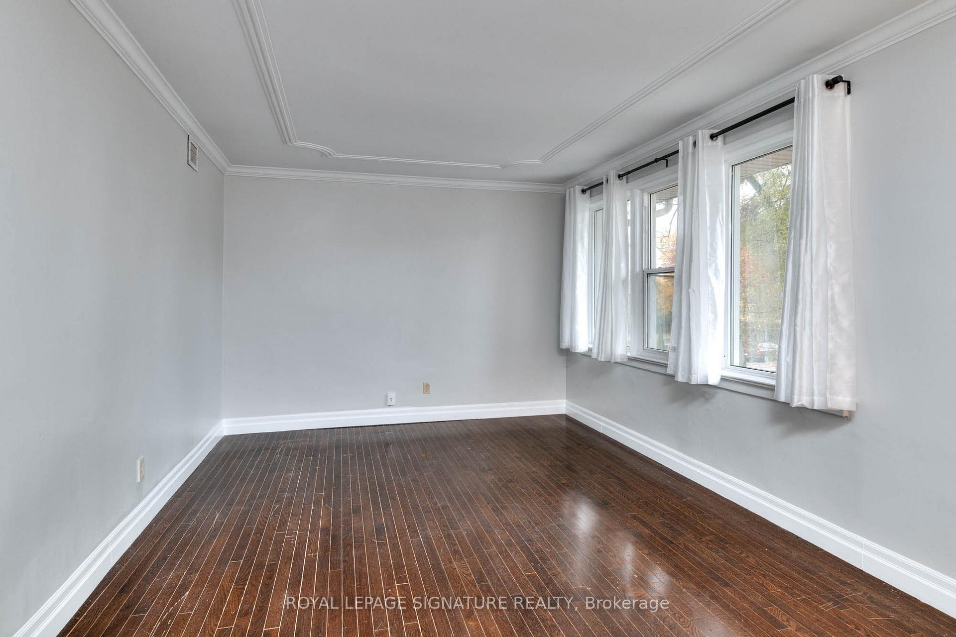 









839


Stirling

Avenue South,
Kitchener,




ON
N2M 3K4

