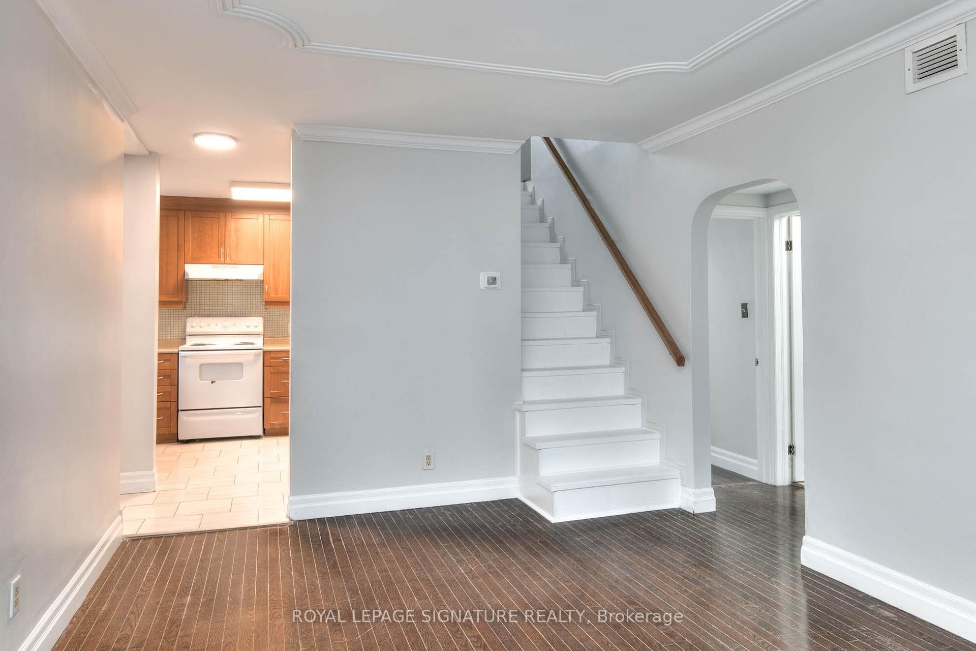 









839


Stirling

Avenue South,
Kitchener,




ON
N2M 3K4

