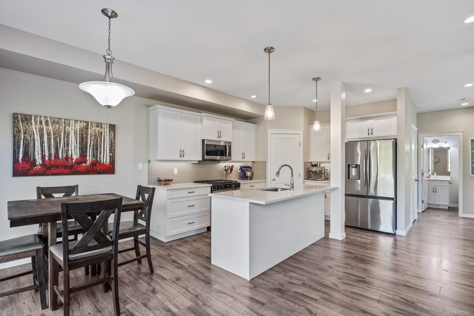 









3349


Bolton

St,
Cumberland,




BC
V0R 1S0

