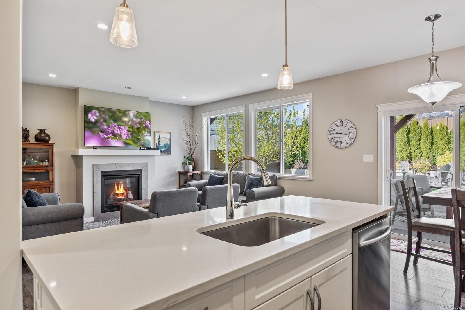 









3349


Bolton

St,
Cumberland,




BC
V0R 1S0

