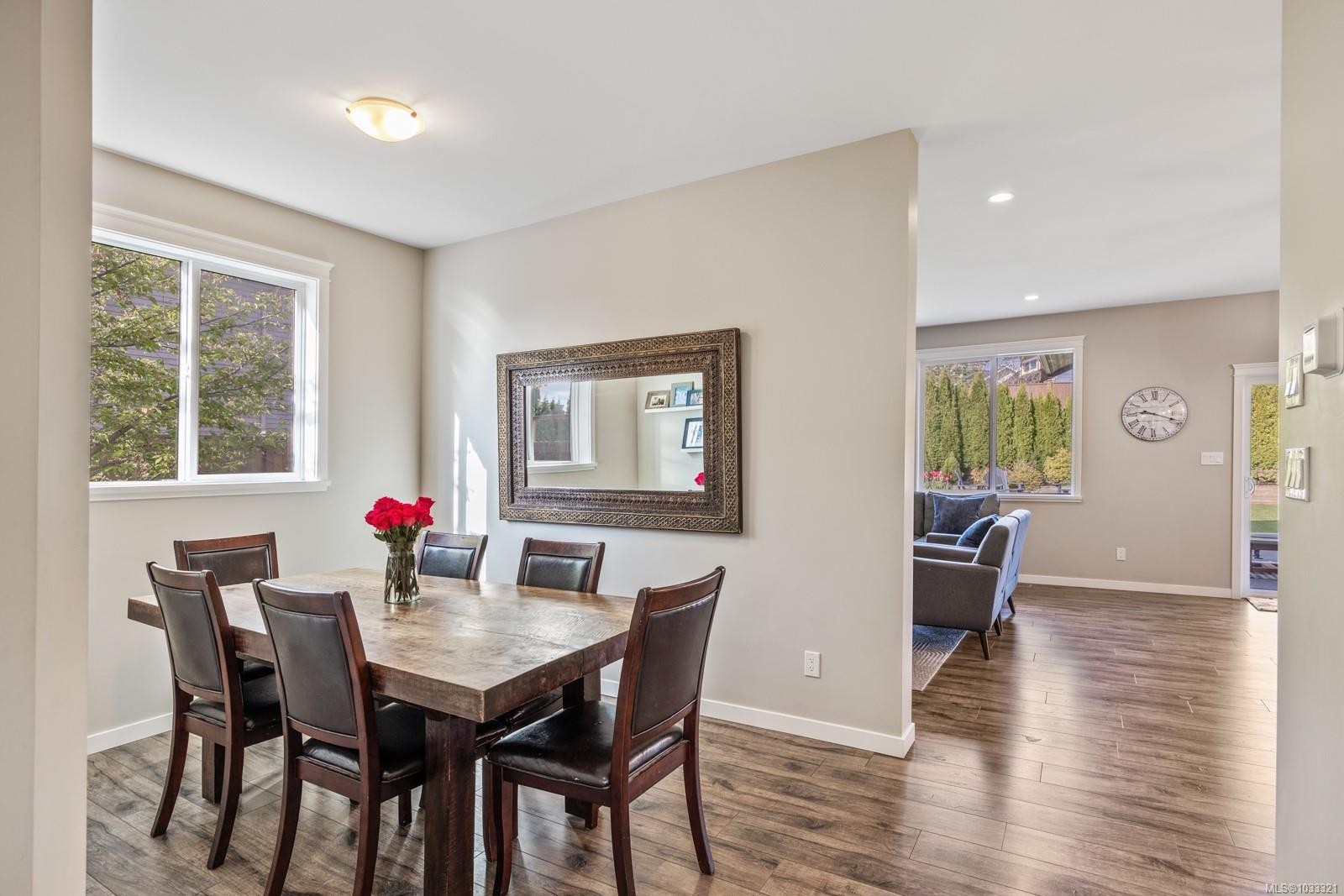 









3349


Bolton

St,
Cumberland,




BC
V0R 1S0

