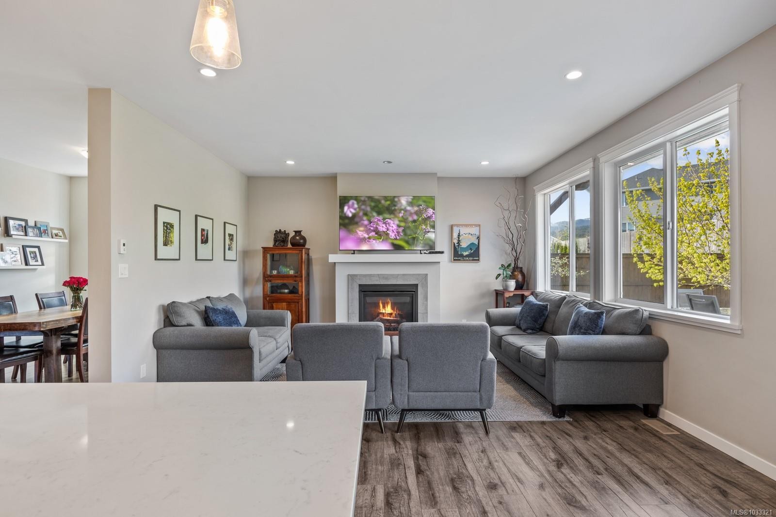 









3349


Bolton

St,
Cumberland,




BC
V0R 1S0

