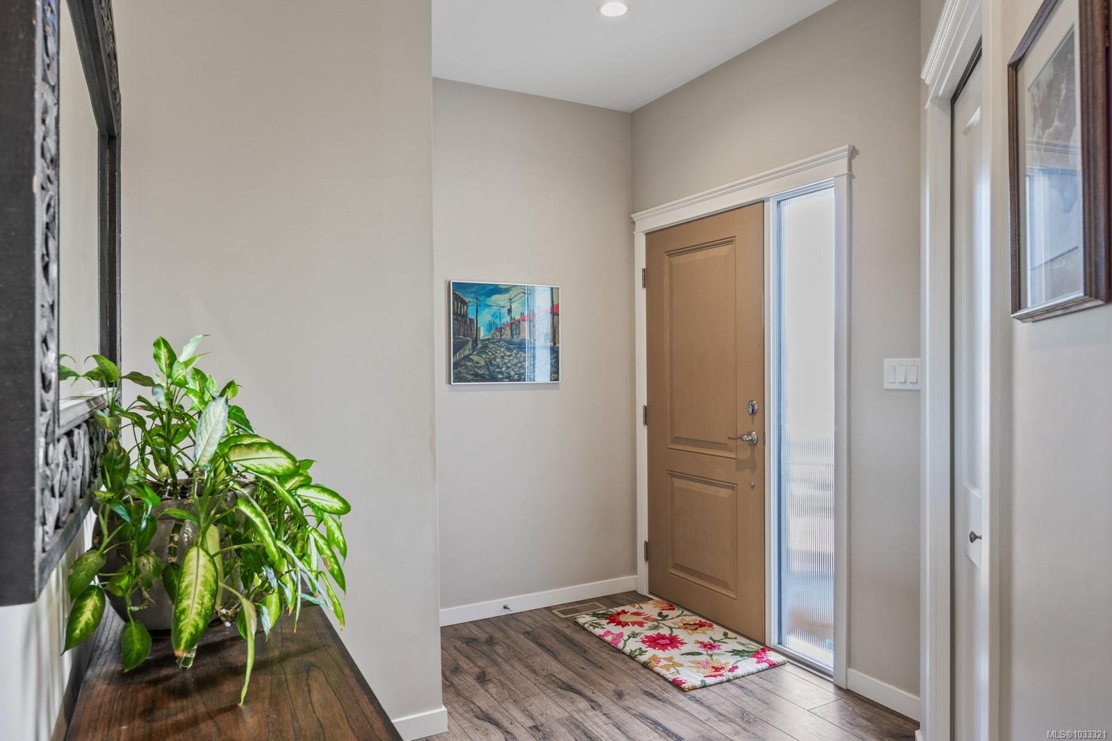 









3349


Bolton

St,
Cumberland,




BC
V0R 1S0

