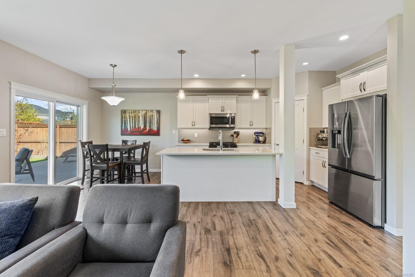 









3349


Bolton

St,
Cumberland,




BC
V0R 1S0

