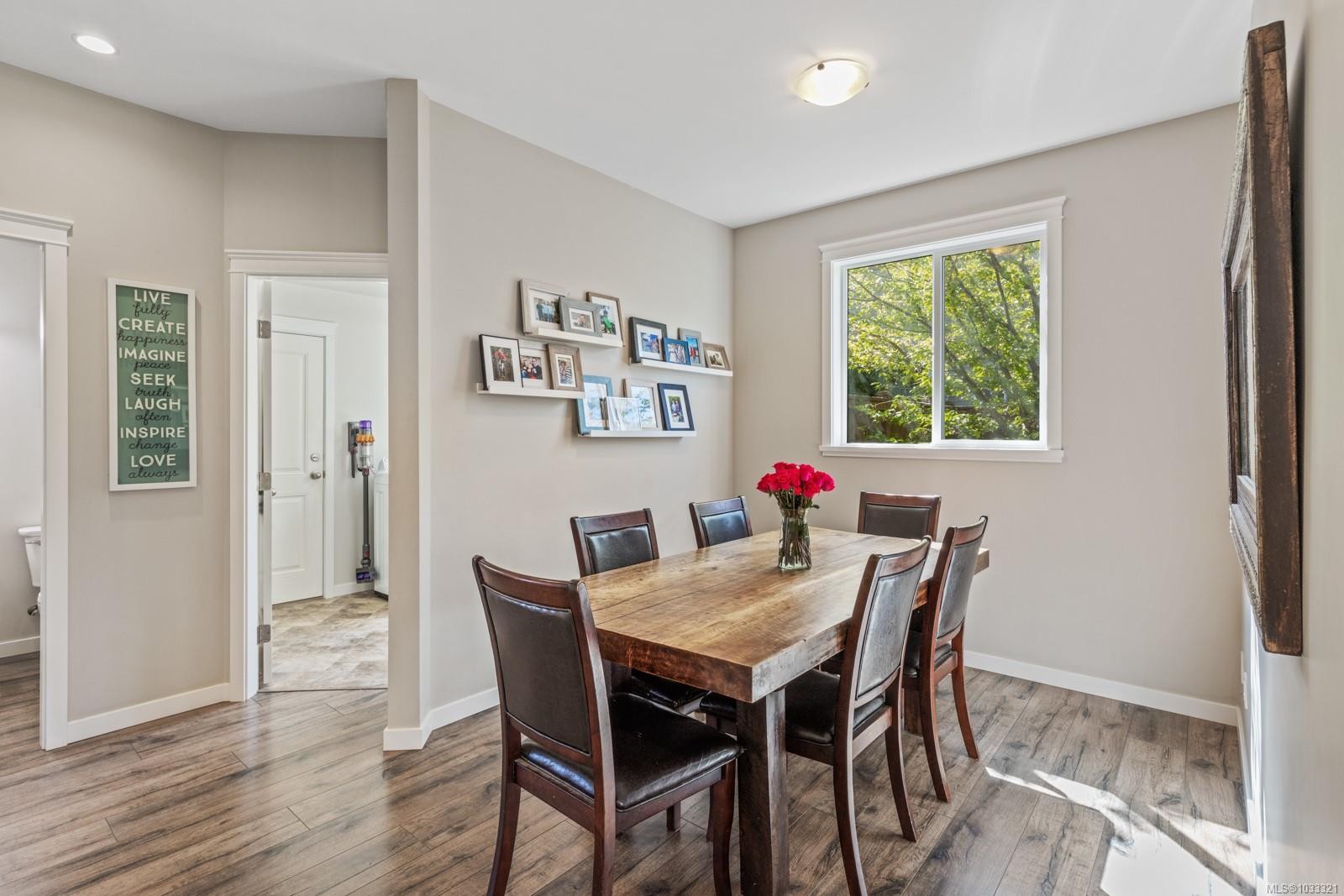 









3349


Bolton

St,
Cumberland,




BC
V0R 1S0

