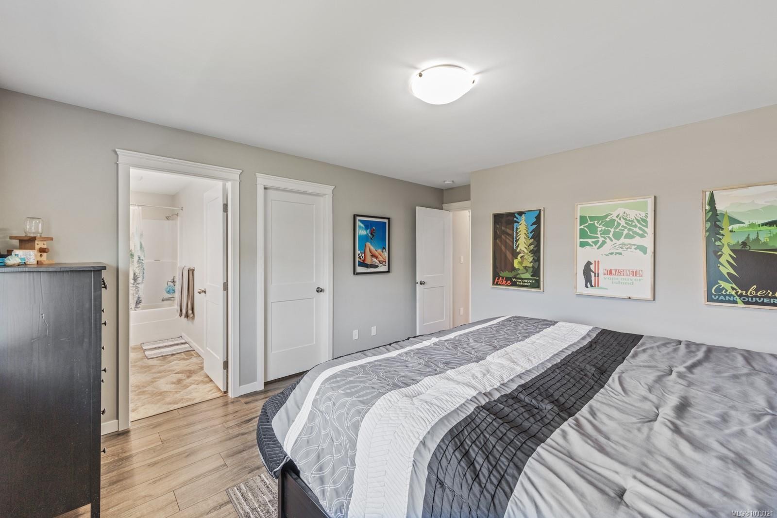 









3349


Bolton

St,
Cumberland,




BC
V0R 1S0

