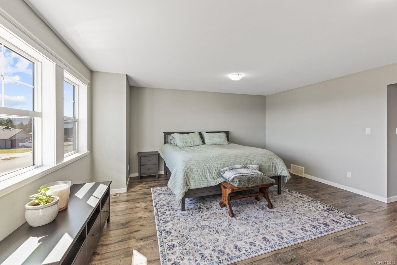 









3349


Bolton

St,
Cumberland,




BC
V0R 1S0

