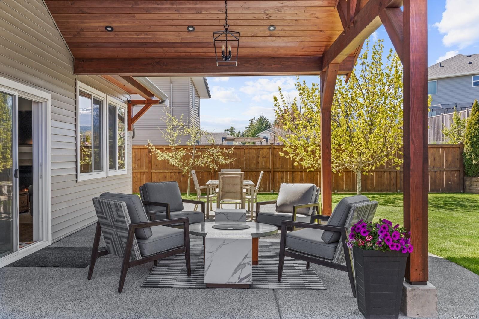 









3349


Bolton

St,
Cumberland,




BC
V0R 1S0

