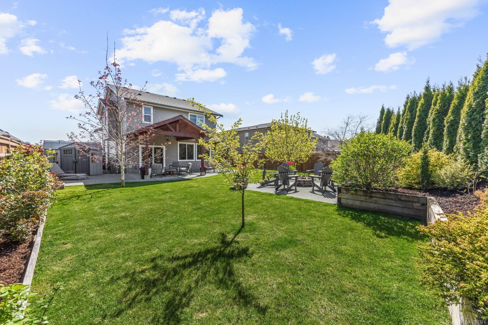 









3349


Bolton

St,
Cumberland,




BC
V0R 1S0

