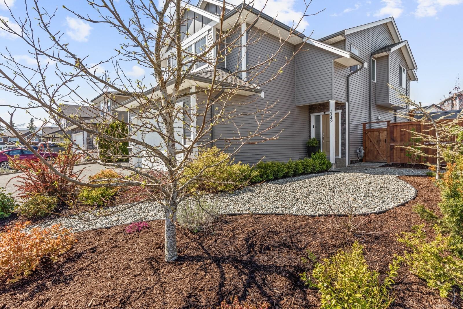 









3349


Bolton

St,
Cumberland,




BC
V0R 1S0

