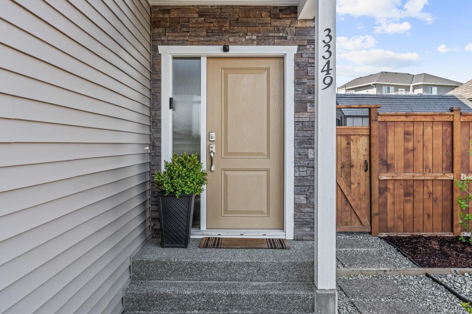 









3349


Bolton

St,
Cumberland,




BC
V0R 1S0

