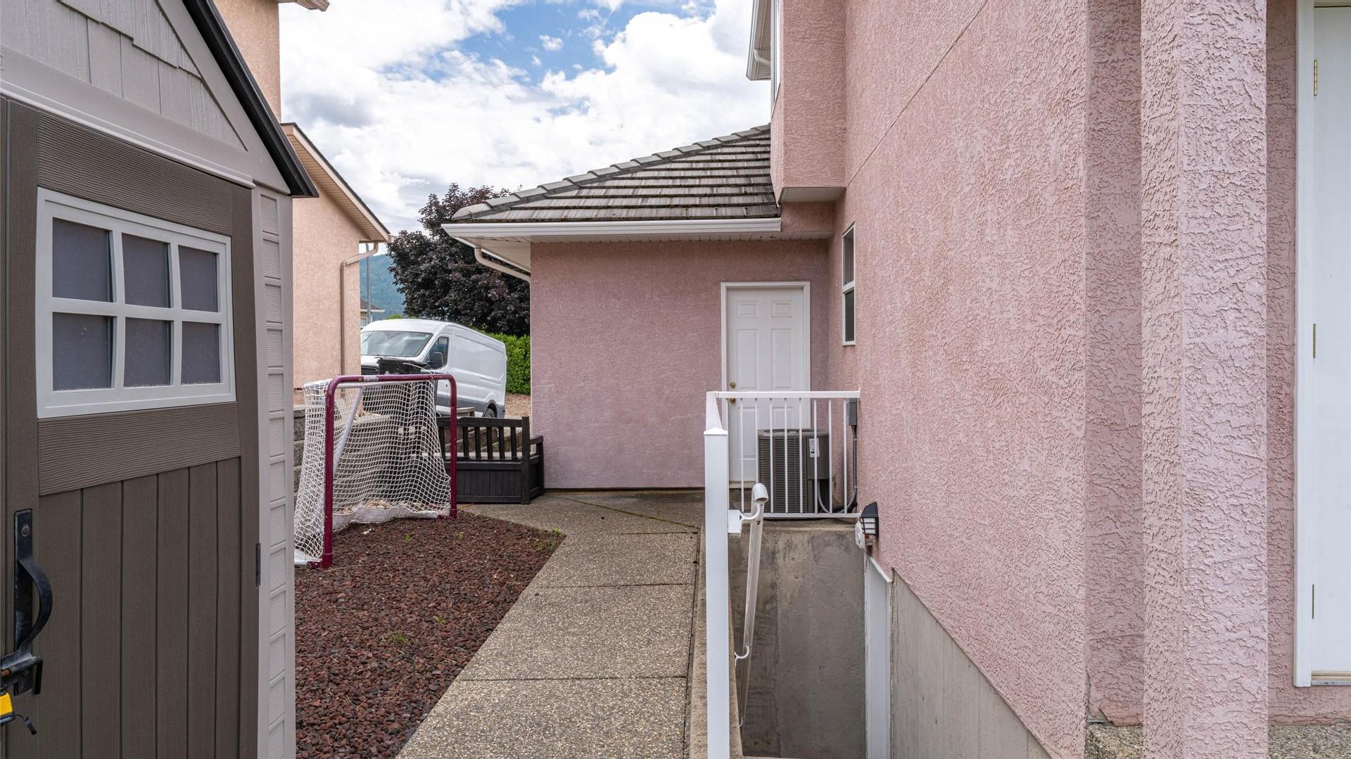 









400


Fortress

Crescent,
Vernon,




BC
V1B 3W3

