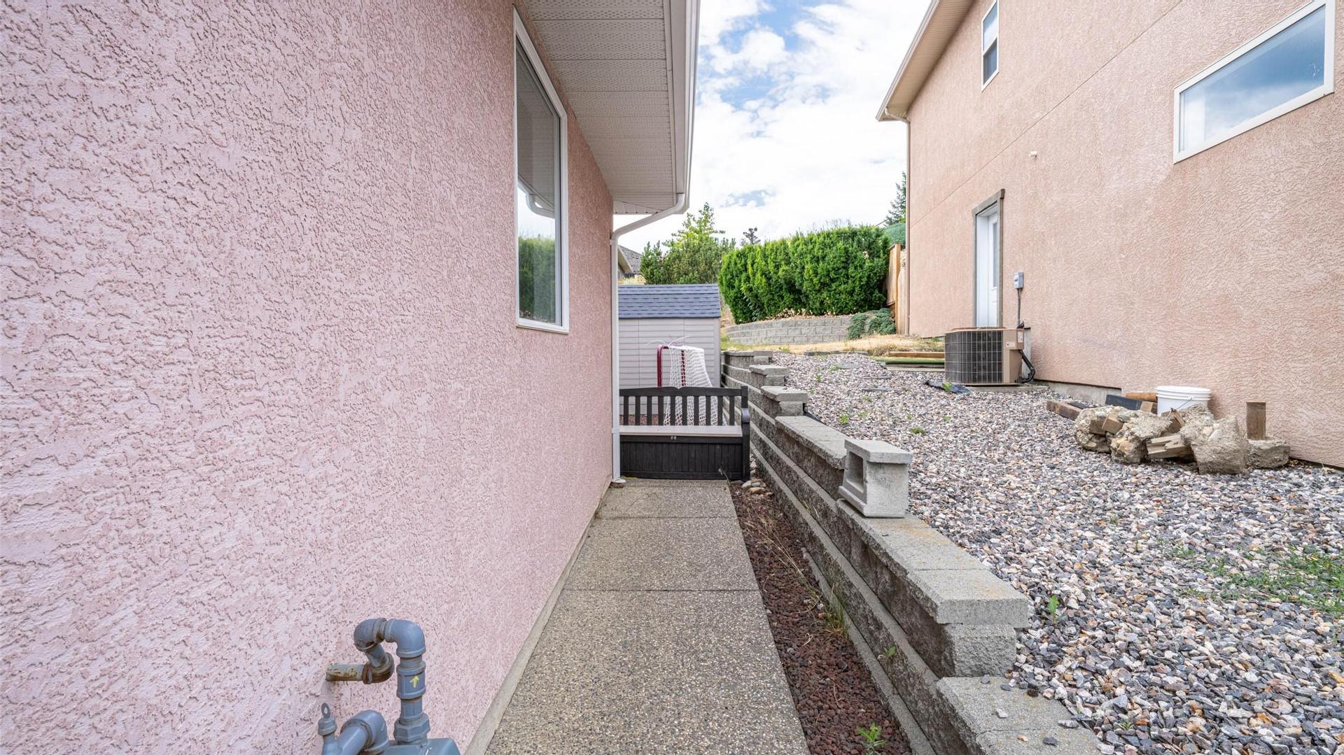 









400


Fortress

Crescent,
Vernon,




BC
V1B 3W3

