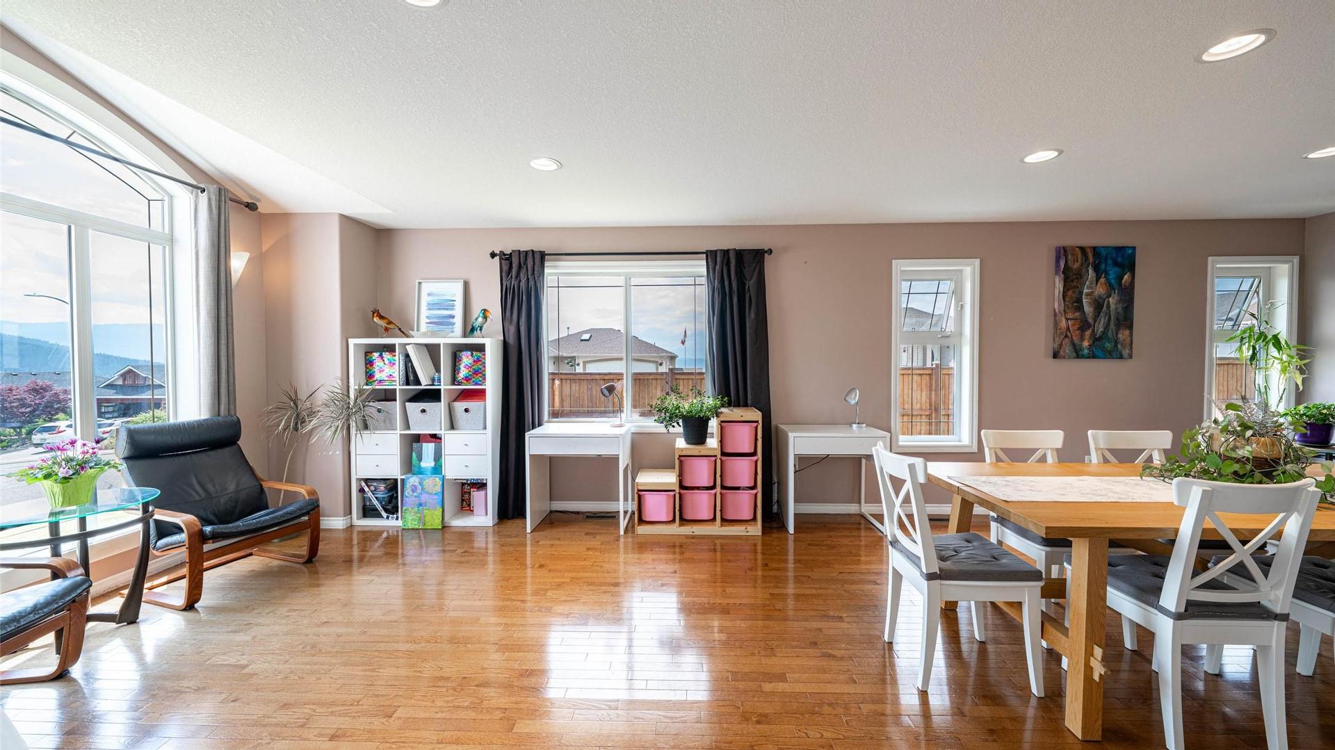 









400


Fortress

Crescent,
Vernon,




BC
V1B 3W3

