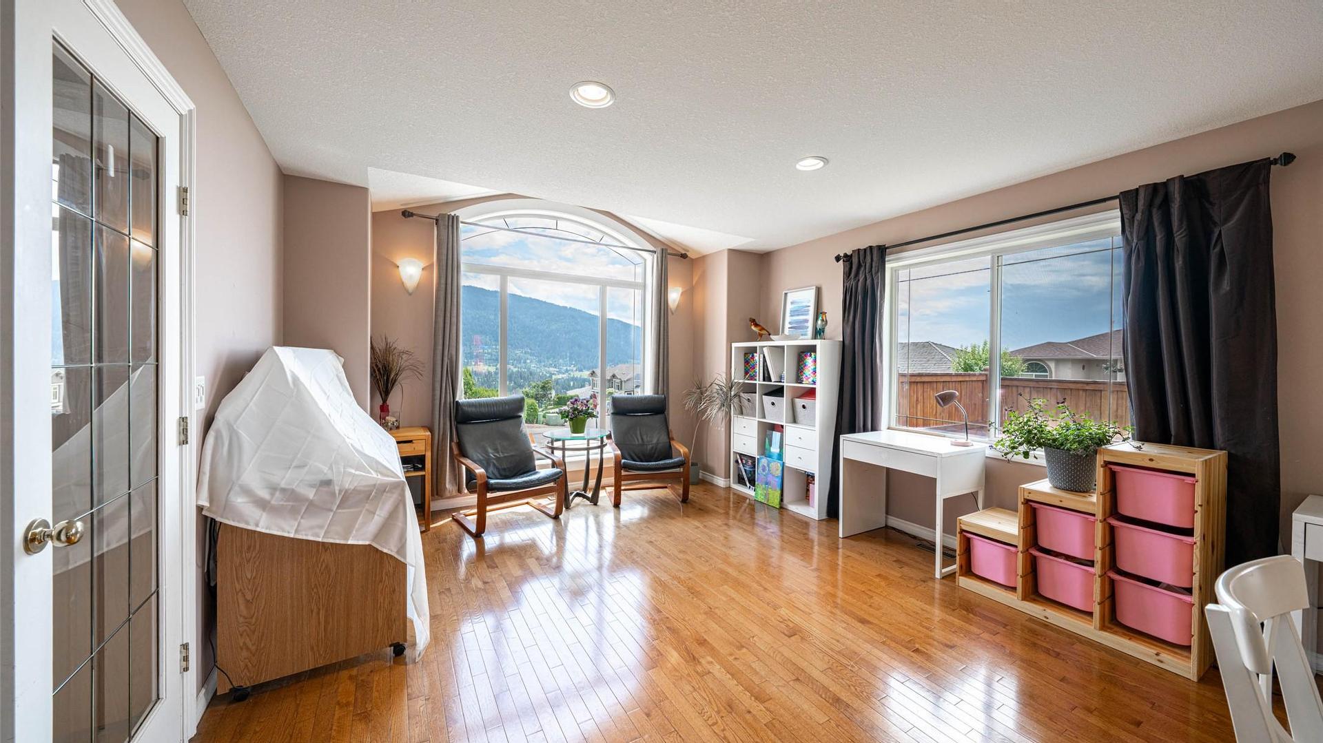 









400


Fortress

Crescent,
Vernon,




BC
V1B 3W3

