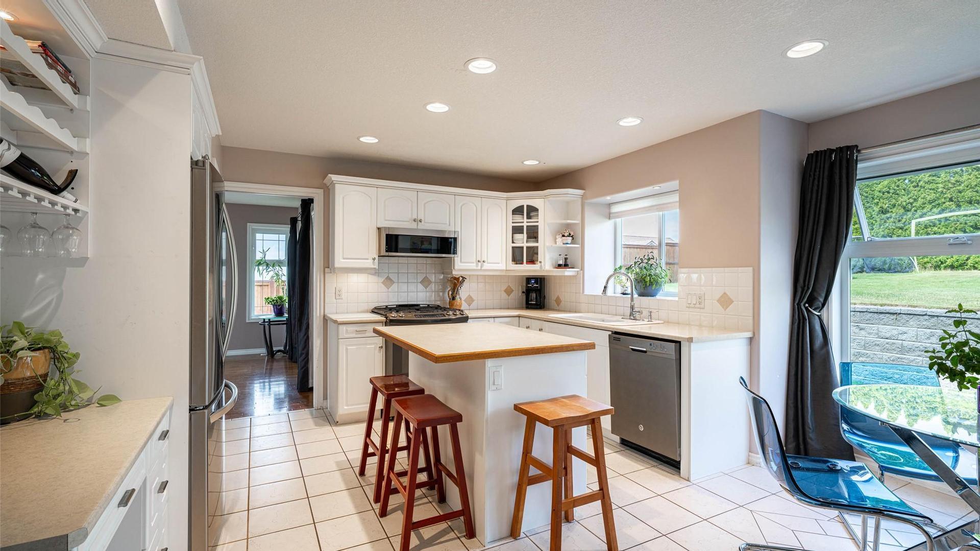 









400


Fortress

Crescent,
Vernon,




BC
V1B 3W3

