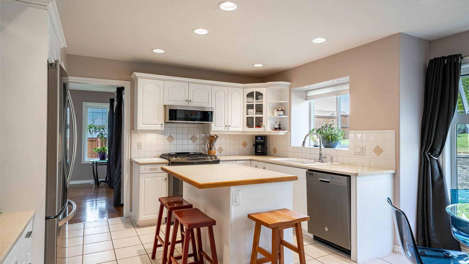 









400


Fortress

Crescent,
Vernon,




BC
V1B 3W3

