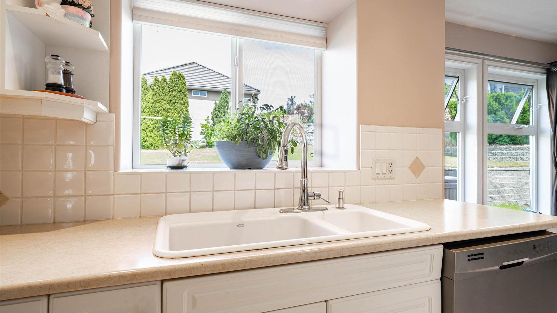 









400


Fortress

Crescent,
Vernon,




BC
V1B 3W3

