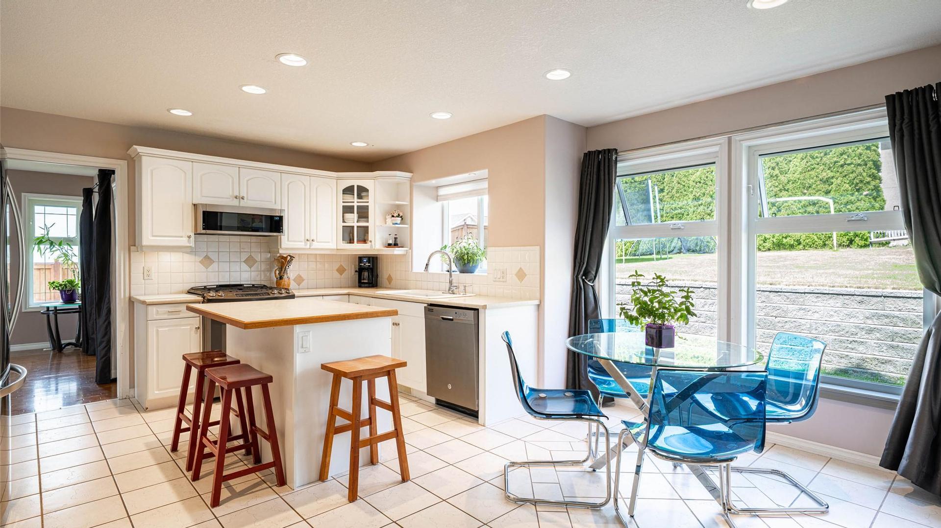 









400


Fortress

Crescent,
Vernon,




BC
V1B 3W3

