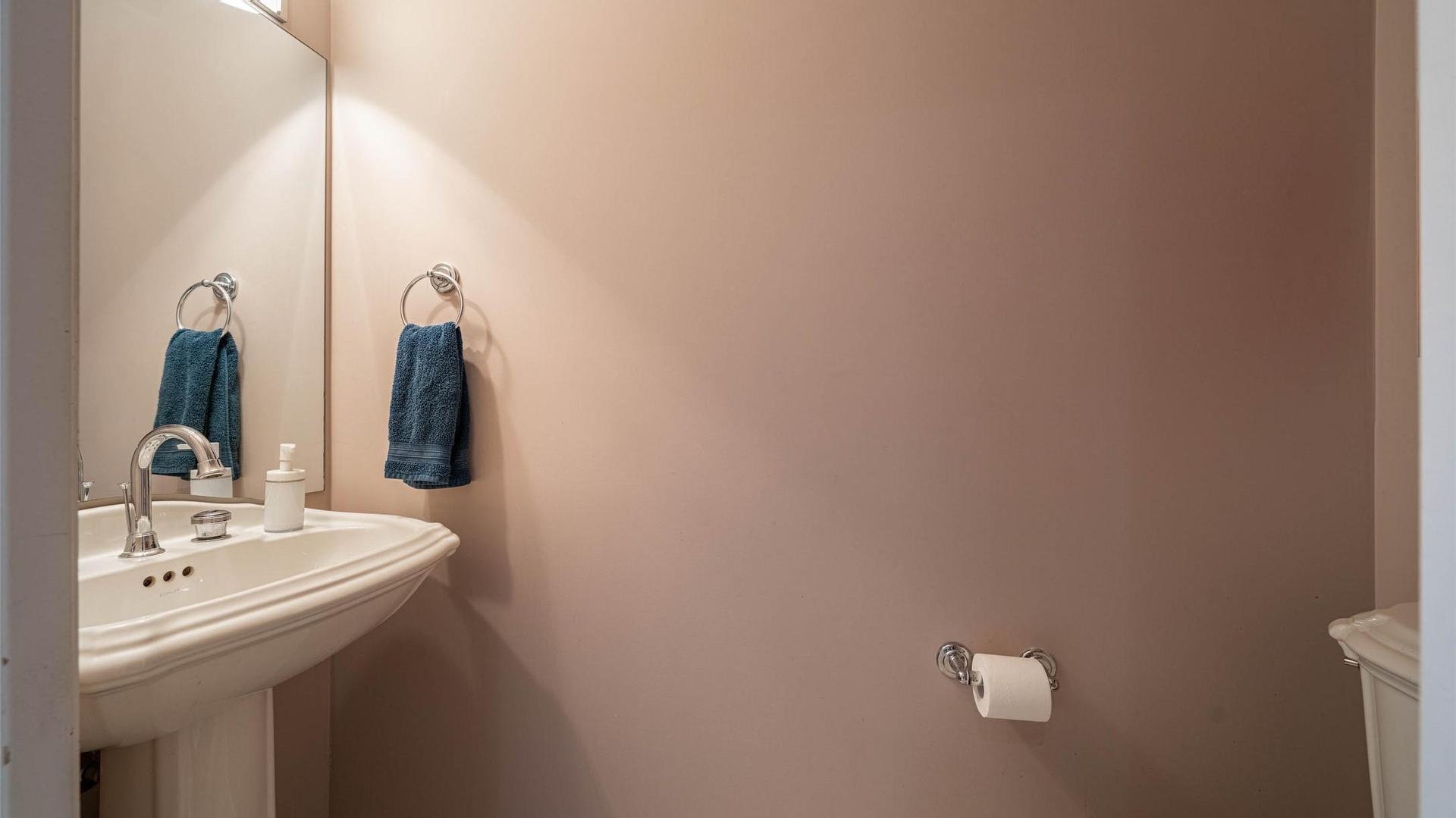 









400


Fortress

Crescent,
Vernon,




BC
V1B 3W3

