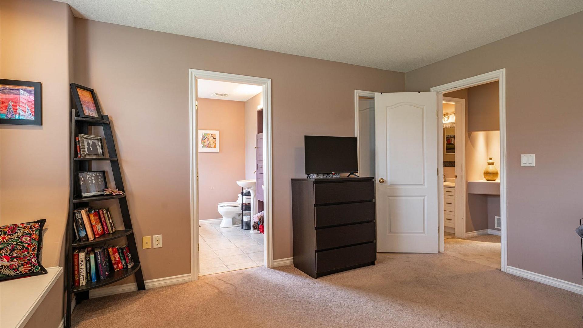 









400


Fortress

Crescent,
Vernon,




BC
V1B 3W3

