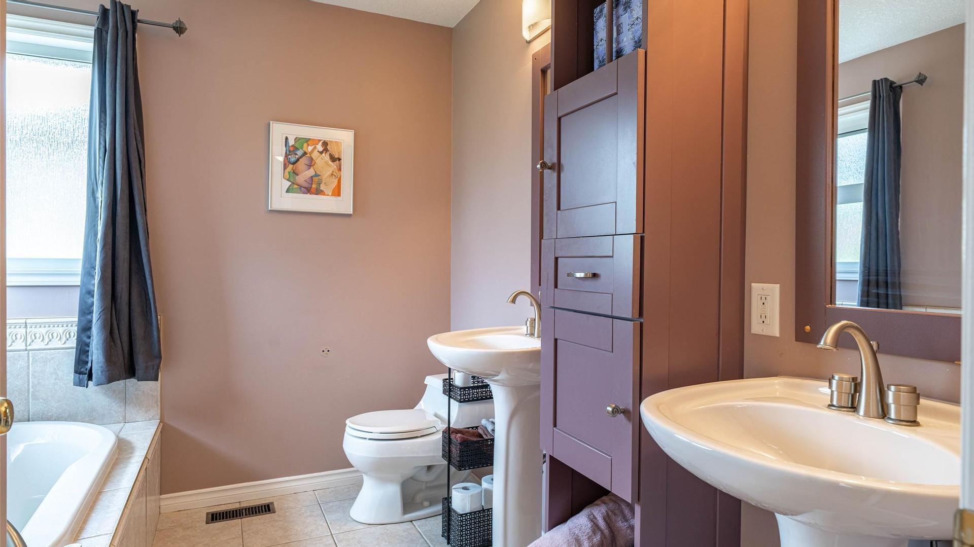 









400


Fortress

Crescent,
Vernon,




BC
V1B 3W3

