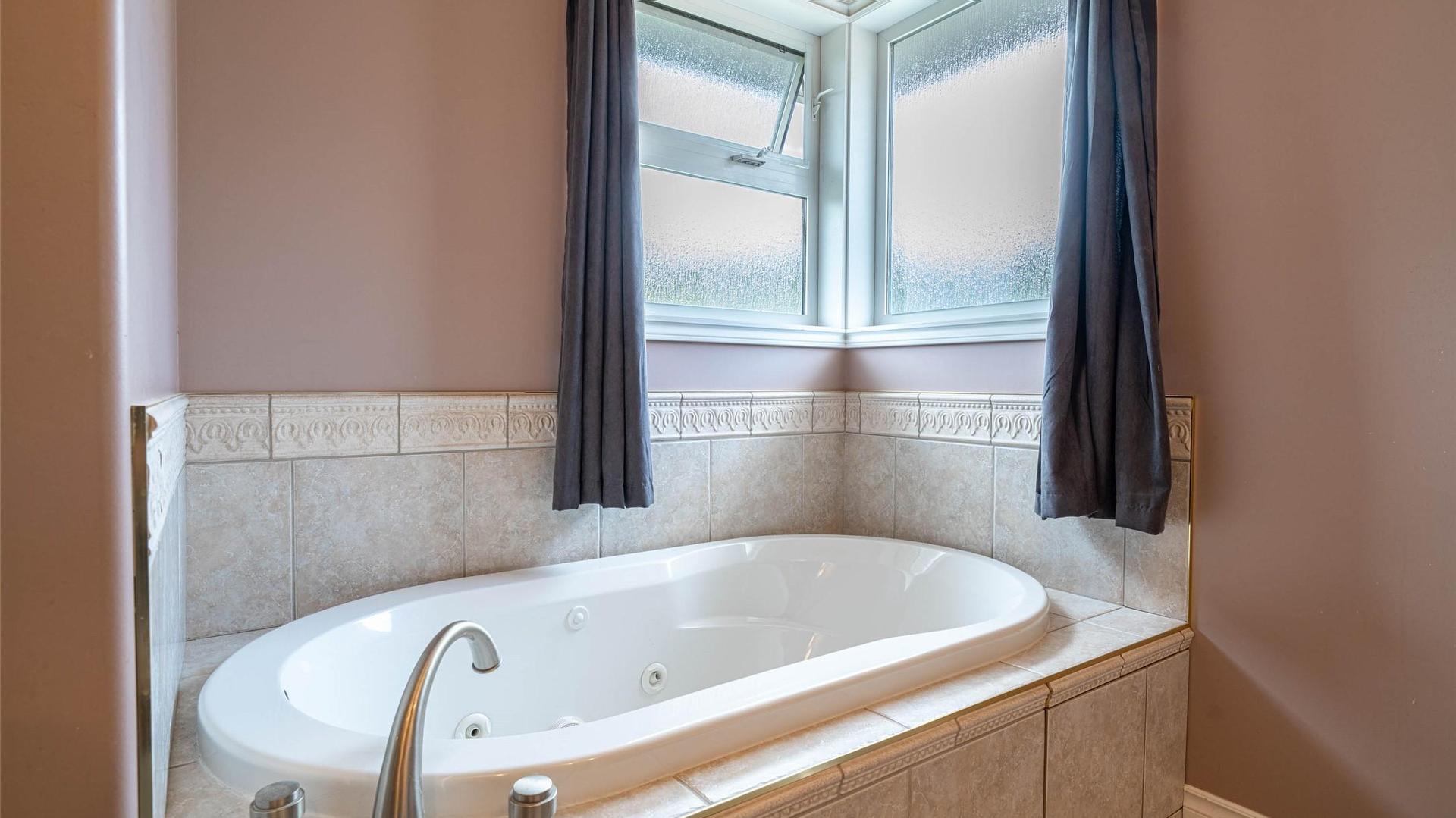 









400


Fortress

Crescent,
Vernon,




BC
V1B 3W3

