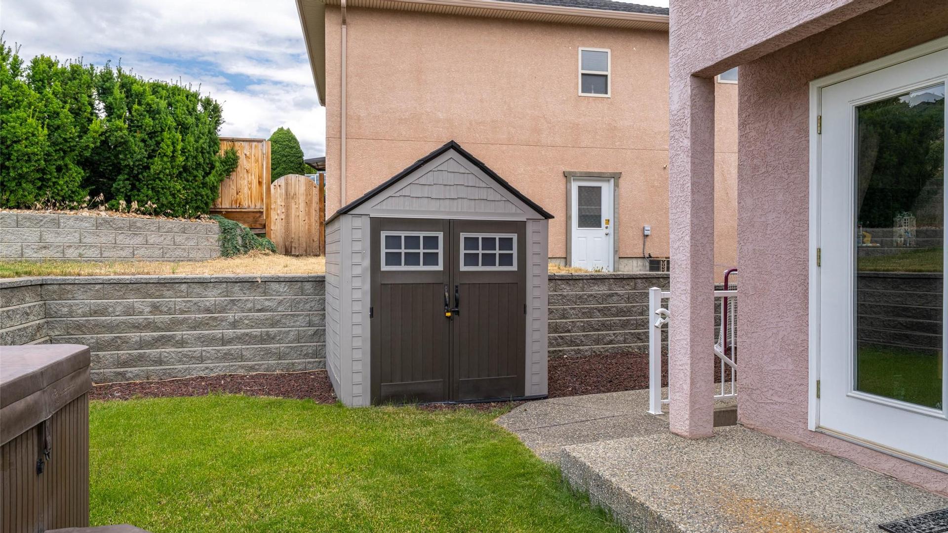 









400


Fortress

Crescent,
Vernon,




BC
V1B 3W3

