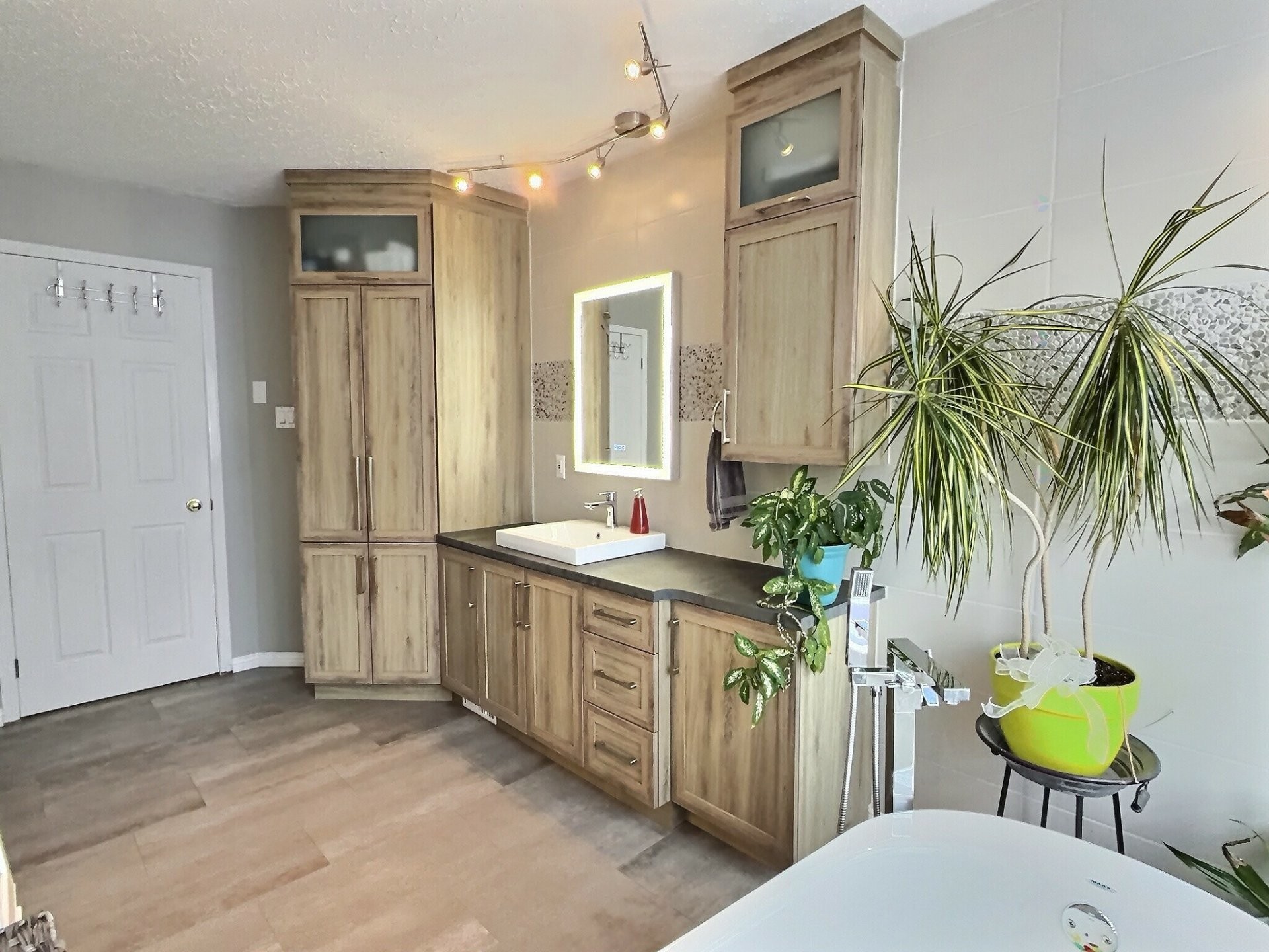 









16


Rue G.-E.-Morency

,
Ville-Marie,




QC
J9V1P9

