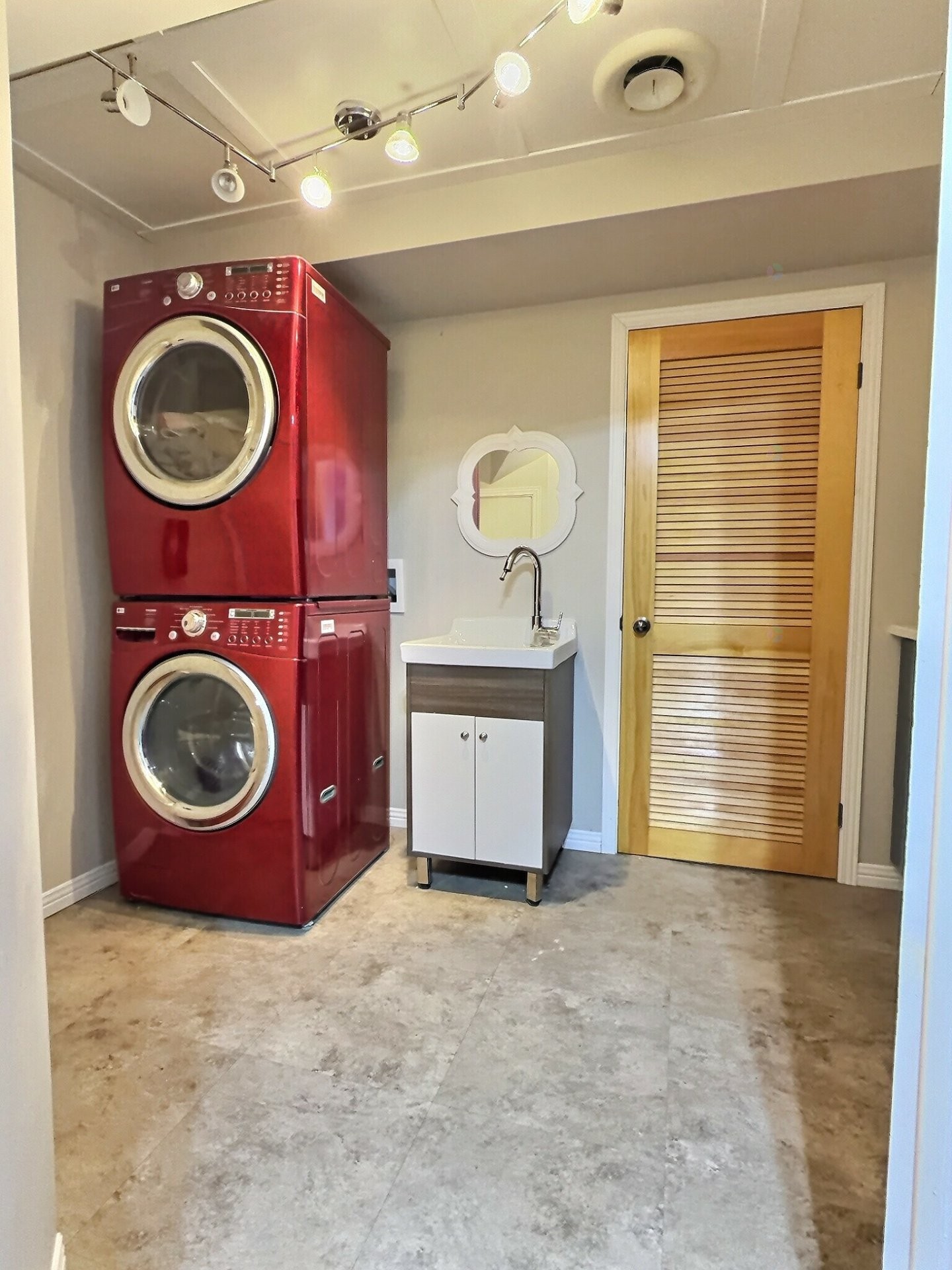 









16


Rue G.-E.-Morency

,
Ville-Marie,




QC
J9V1P9

