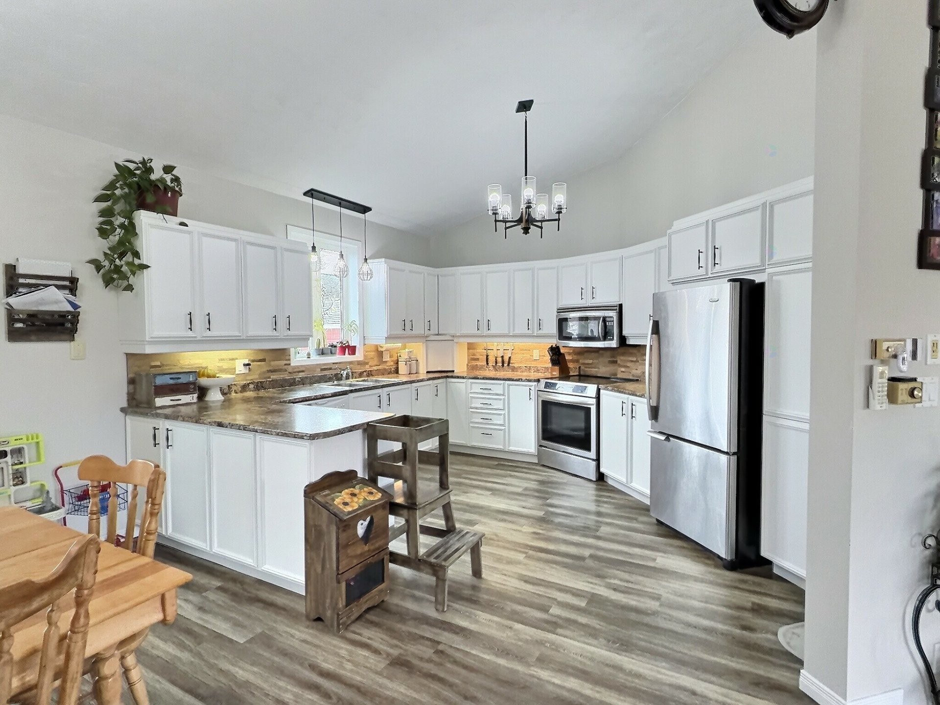









16


Rue G.-E.-Morency

,
Ville-Marie,




QC
J9V1P9

