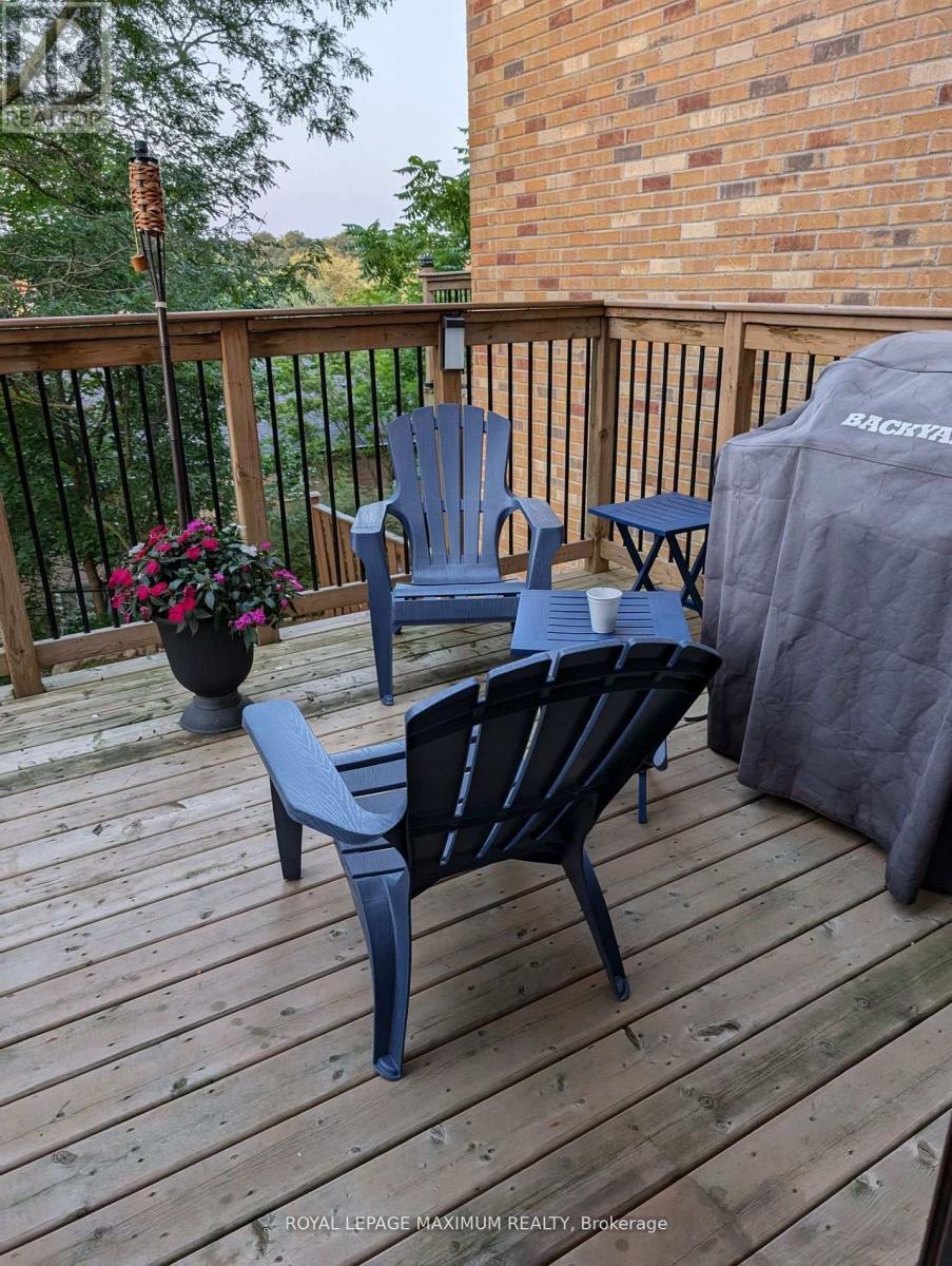 












37 OLD FIREHALL LANE

,
Vaughan,




Ontario
L4L8W3


