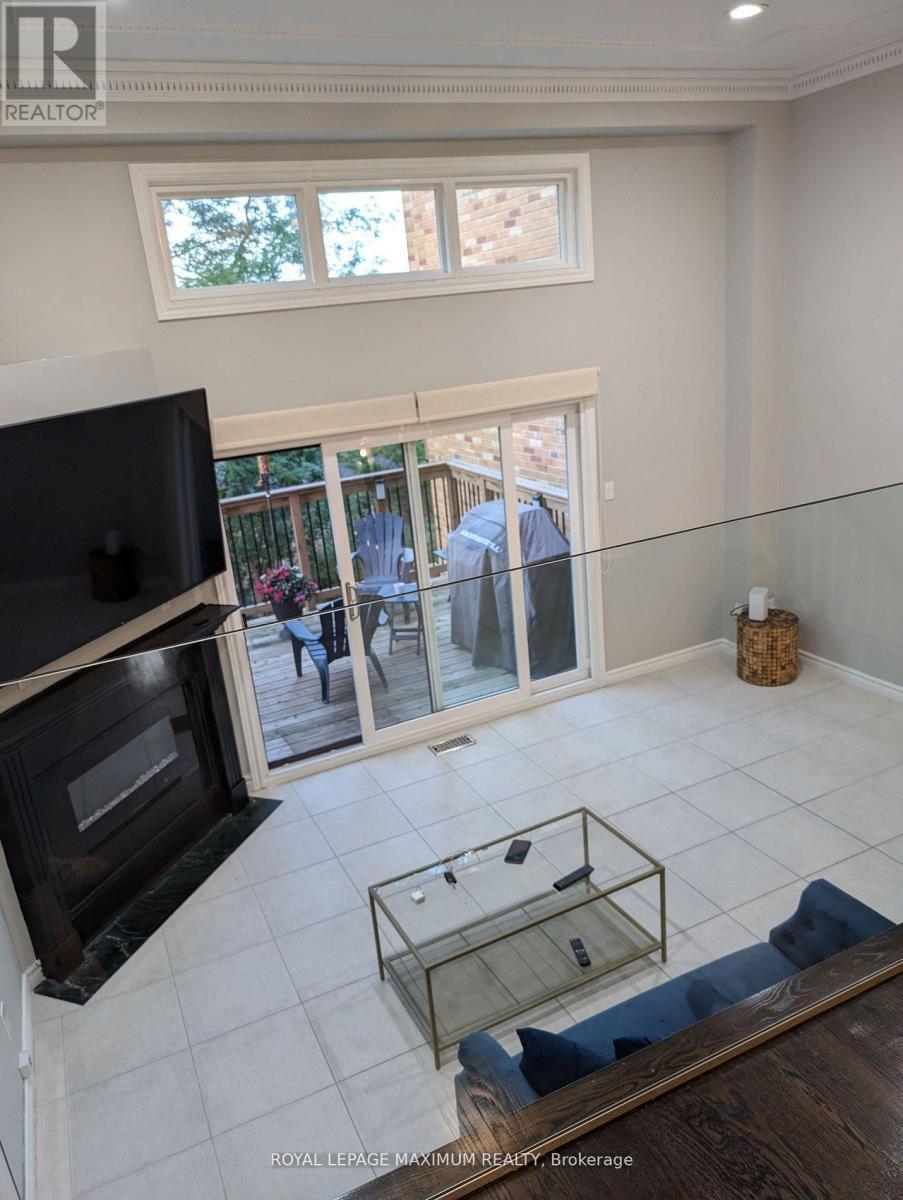 












37 OLD FIREHALL LANE

,
Vaughan,




Ontario
L4L8W3

