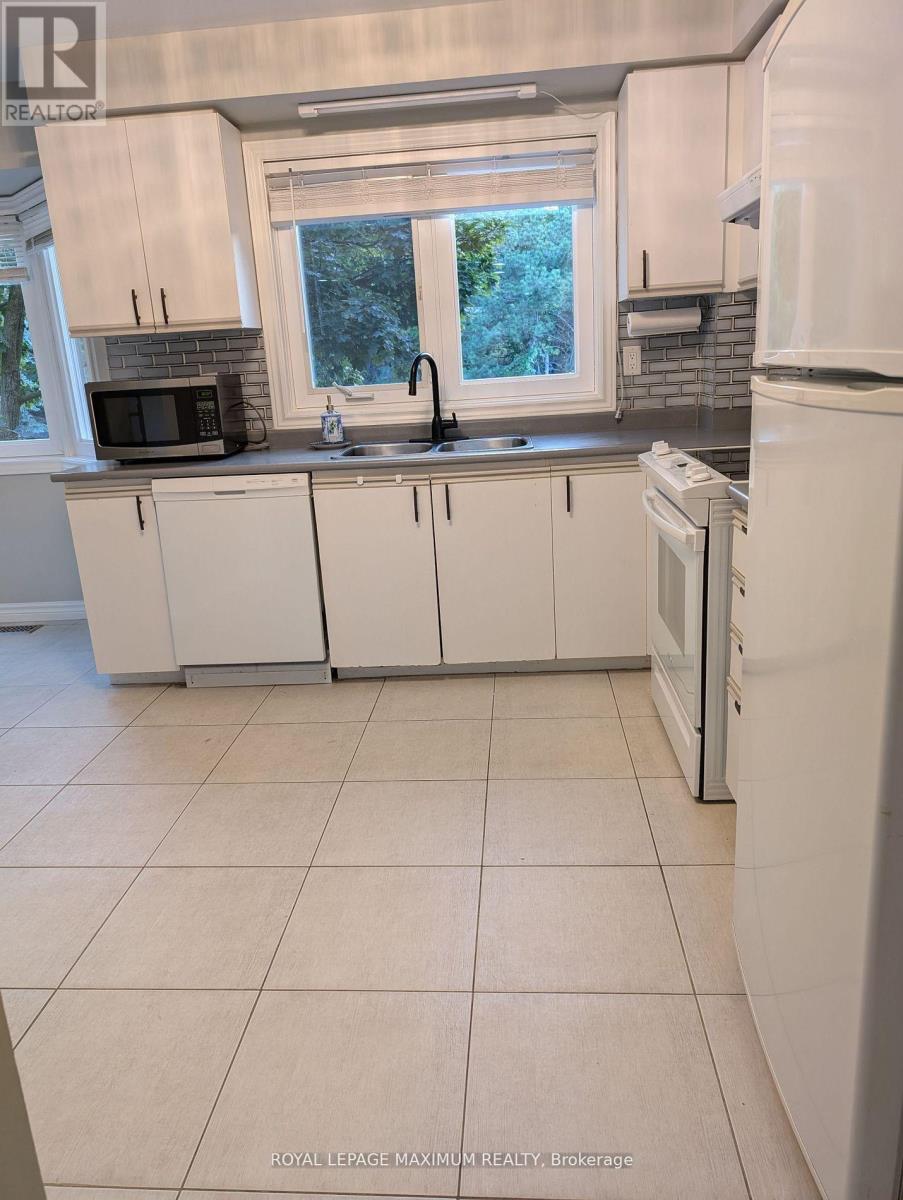 












37 OLD FIREHALL LANE

,
Vaughan,




Ontario
L4L8W3

