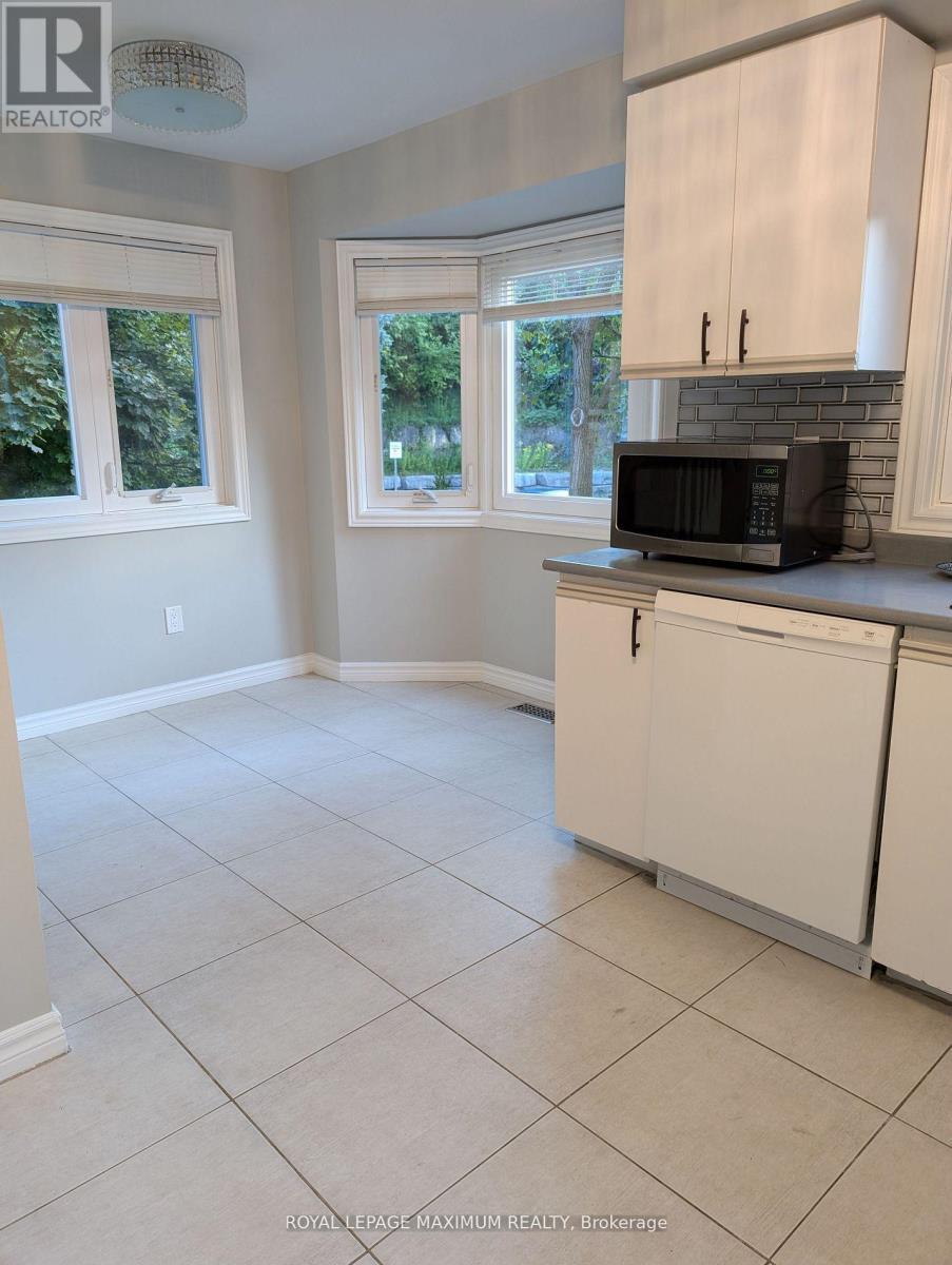 












37 OLD FIREHALL LANE

,
Vaughan,




Ontario
L4L8W3

